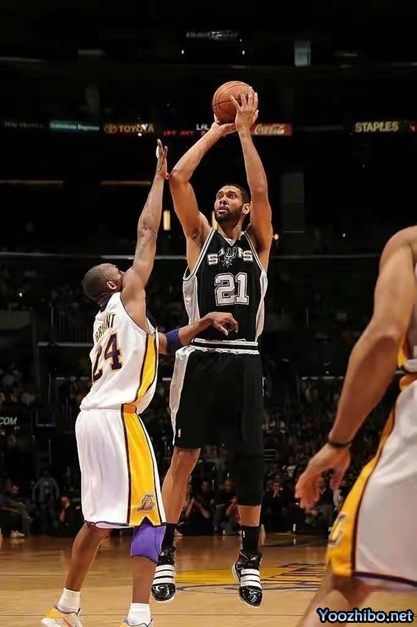 蒂姆-邓肯：NBA75大巨星榜单上的<a href=/lanqiubs/spurs/ target=_blank class=infotextkey>马刺</a>传奇